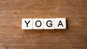 Read more about the article How to Pick the Right Yoga Class For You